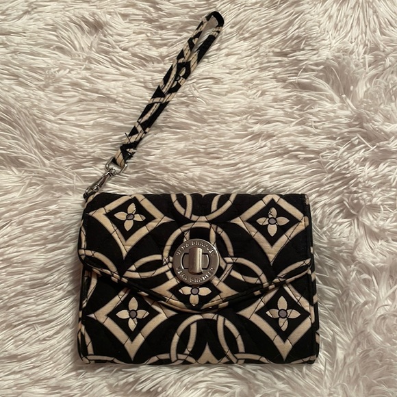 Vera Bradley Handbags - Vera Bradley wristlet- final sale